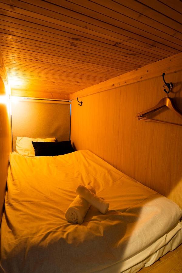 R Hostel Namba South Osaka Bagian luar foto